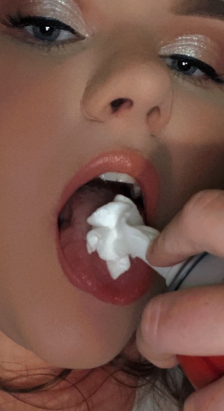 Foto di nudo di fuga di OnlyFans di A 