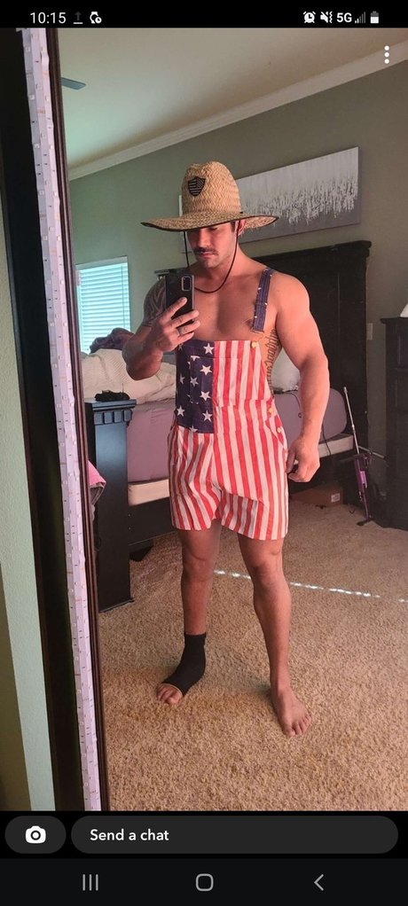 Foto di nudo di fuga di OnlyFans di Aaron