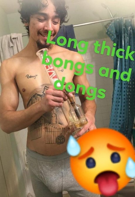 Foto di nudo di fuga di OnlyFans di Over Time