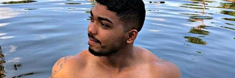 Foto di nudo di fuga di OnlyFans di O Vascano