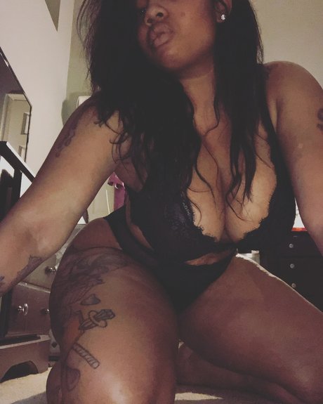 Foto di nudo di fuga di OnlyFans di Naomi Santos