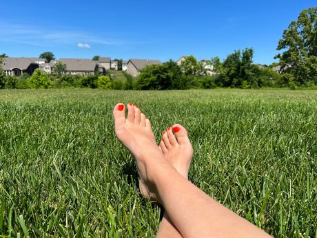 Foto di nudo di fuga di OnlyFans di Pretty Little Feet
