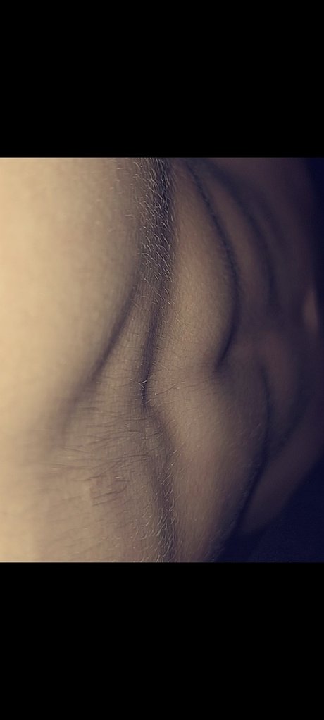 Foto di nudo di fuga di OnlyFans di Teenlad