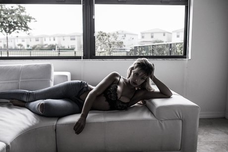 Foto di nudo di fuga di OnlyFans di Zoey
