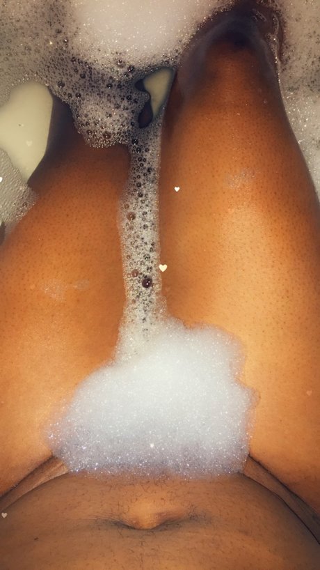 Foto di nudo di fuga di OnlyFans di Libra