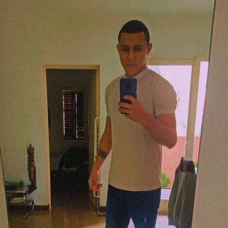Foto di nudo di fuga di OnlyFans di Octavio Garcia