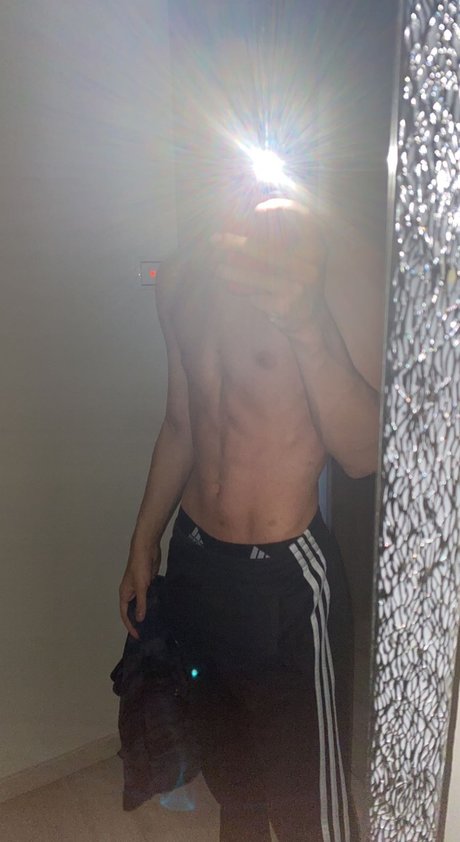 Foto di nudo di fuga di OnlyFans di Nikolasyz