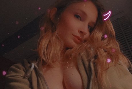 Foto di nudo di fuga di OnlyFans di Ali