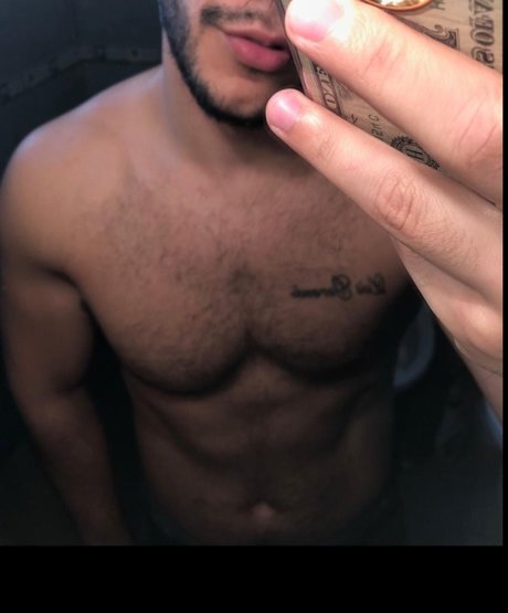 Foto di nudo di fuga di OnlyFans di Manux