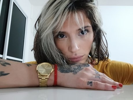 Foto di nudo di fuga di OnlyFans di Kma