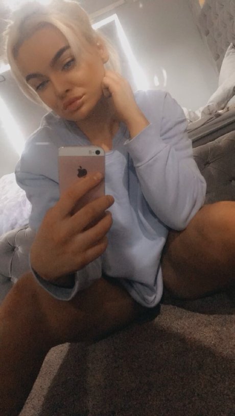 Foto di nudo di fuga di OnlyFans di Faye