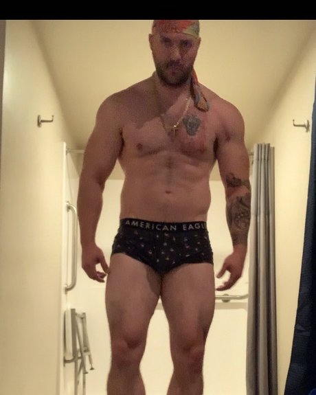 Foto di nudo di fuga di OnlyFans di Keenan