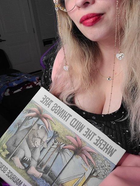 Foto di nudo di fuga di OnlyFans di Once Upon A Story