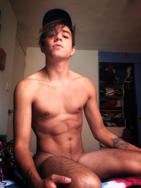 Foto di nudo di fuga di OnlyFans di Max Gatito Grande