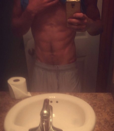 Foto di nudo di fuga di OnlyFans di David
