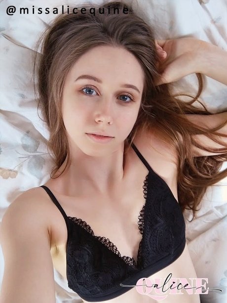 Foto di nudo di fuga di OnlyFans di Alice Quine
