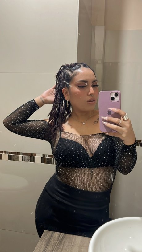 Foto di nudo di fuga di OnlyFans di Abbye Mendoza