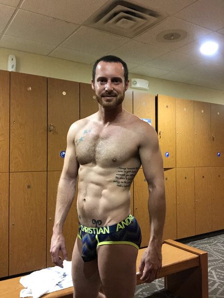 Foto di nudo di fuga di OnlyFans di Aidan Anthony