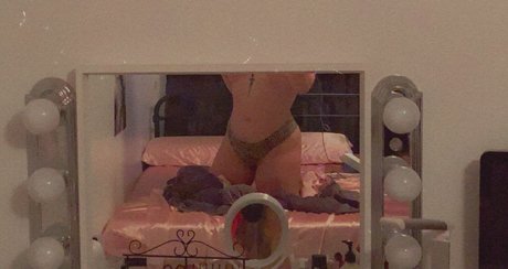 Foto di nudo di fuga di OnlyFans di Abs