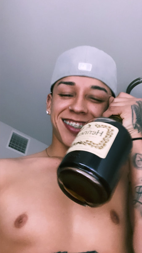 Foto di nudo di fuga di OnlyFans di Abovetheclovds