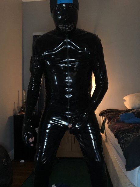 Foto di nudo di fuga di OnlyFans di Adam