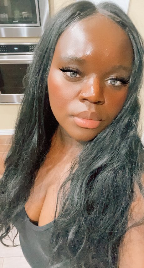 Foto di nudo di fuga di OnlyFans di Activitytyty