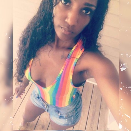 Foto di nudo di fuga di OnlyFans di Taylor