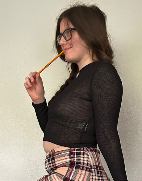 Foto di nudo di fuga di OnlyFans di Addison Bea  Good Girl
