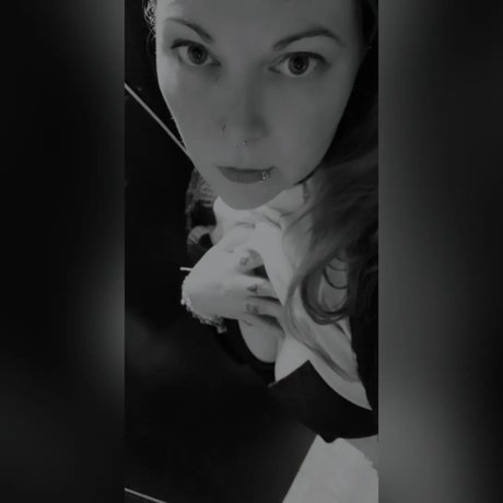 Foto di nudo di fuga di OnlyFans di Alice Umbra