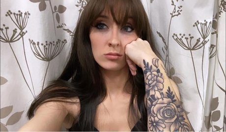 Foto di nudo di fuga di OnlyFans di Olivia Gray