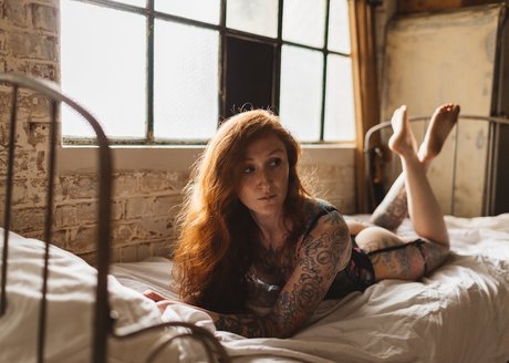 Foto di nudo di fuga di OnlyFans di Olive Rose  Tattooed Redhead