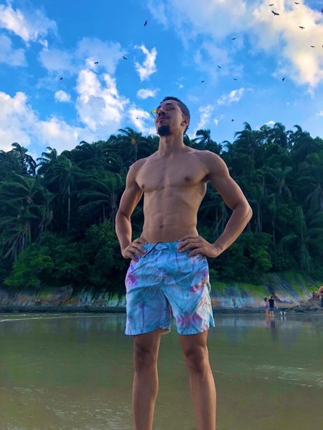 Foto di nudo di fuga di OnlyFans di Oliver F