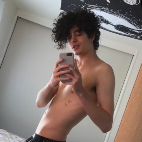 Foto di nudo di fuga di OnlyFans di Oli Rhoades