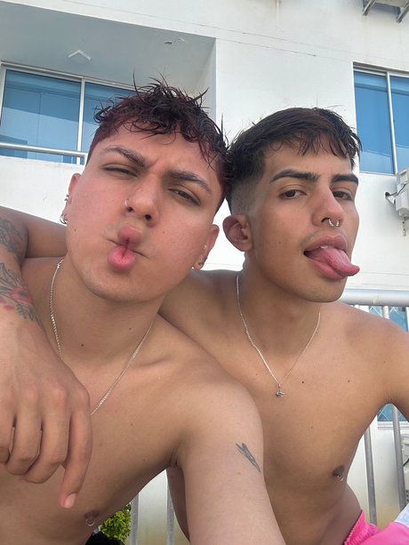 Foto di nudo di fuga di OnlyFans di Juan Y Gabriel