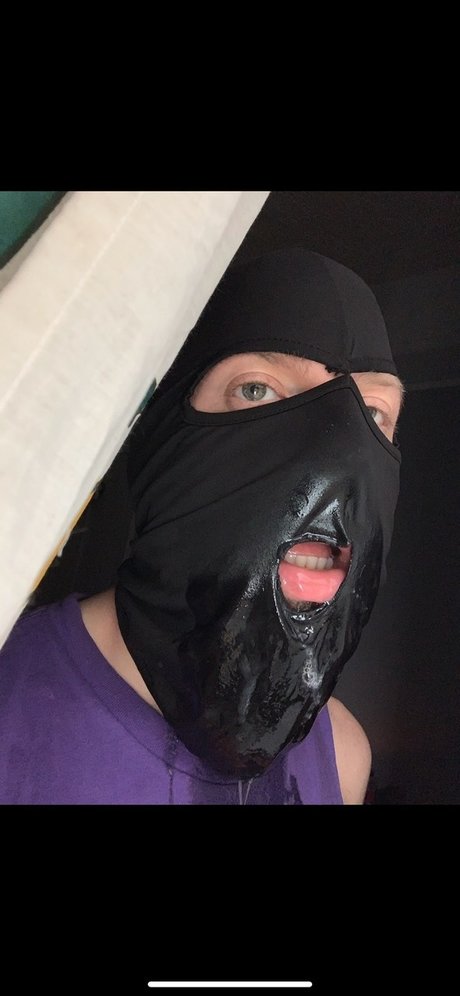 Foto di nudo di fuga di OnlyFans di Dumb Fun Cool