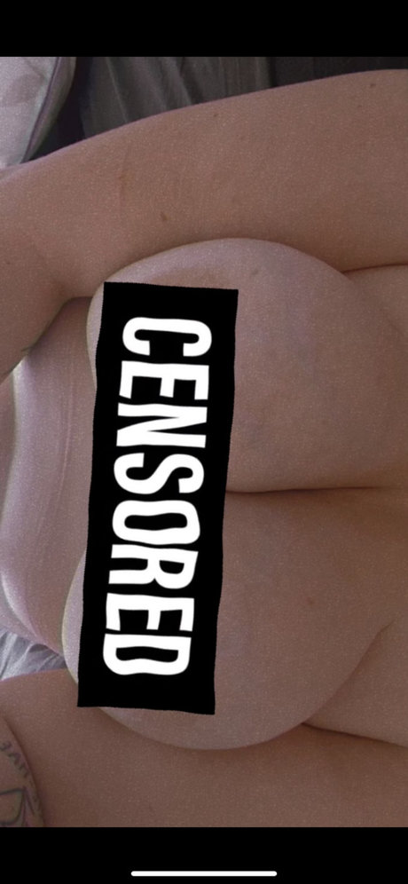 Foto di nudo di fuga di OnlyFans di Lesbian Couple