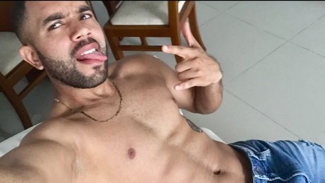 Foto di nudo di fuga di OnlyFans di Jorge Molotov