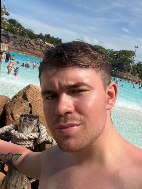Foto di nudo di fuga di OnlyFans di Otfscott