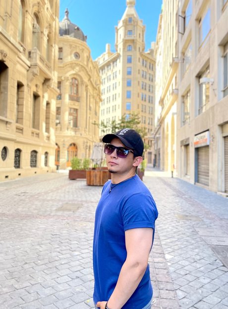 Foto di nudo di fuga di OnlyFans di Oscar La Torre