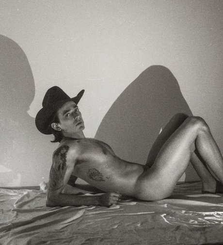 Foto di nudo di fuga di OnlyFans di Miau