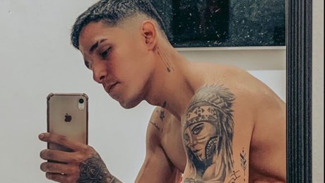 Foto di nudo di fuga di OnlyFans di Oscar Andrs