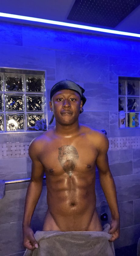 Foto di nudo di fuga di OnlyFans di Orum