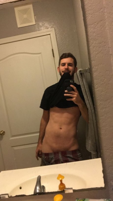Foto di nudo di fuga di OnlyFans di Nate