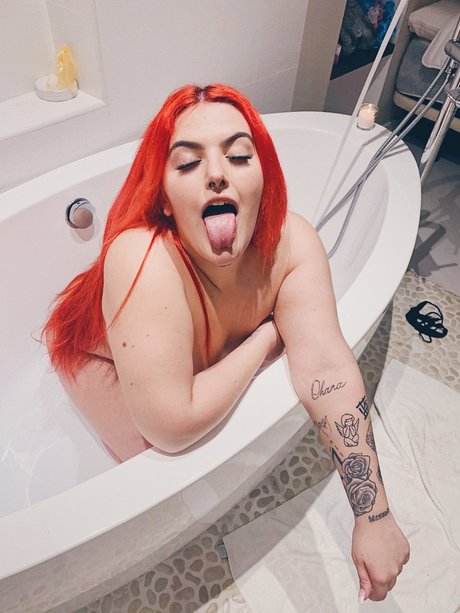 Foto di nudo di fuga di OnlyFans di Akkabooty