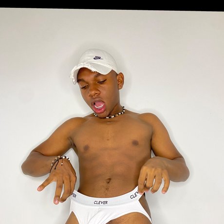 Foto di nudo di fuga di OnlyFans di Andres777