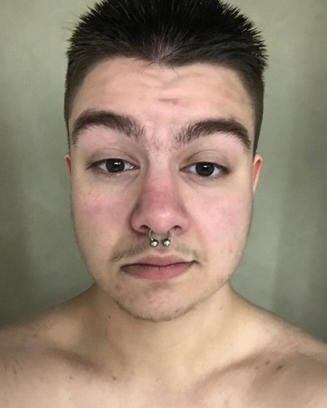 Foto di nudo di fuga di OnlyFans di Alec Mason