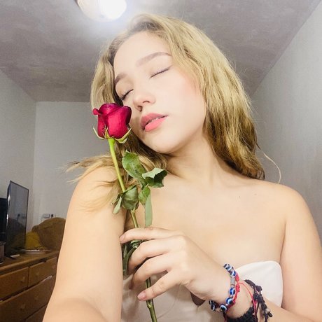 Foto di nudo di fuga di OnlyFans di Alexandra