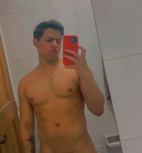 Foto di nudo di fuga di OnlyFans di Alejo Acosta
