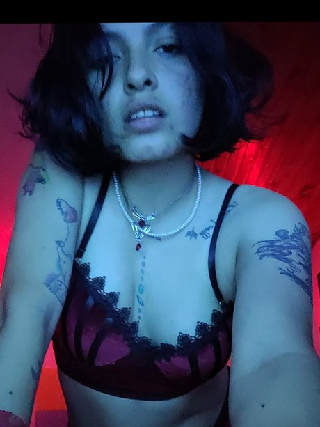 Foto di nudo di fuga di OnlyFans di Alejamalahierba