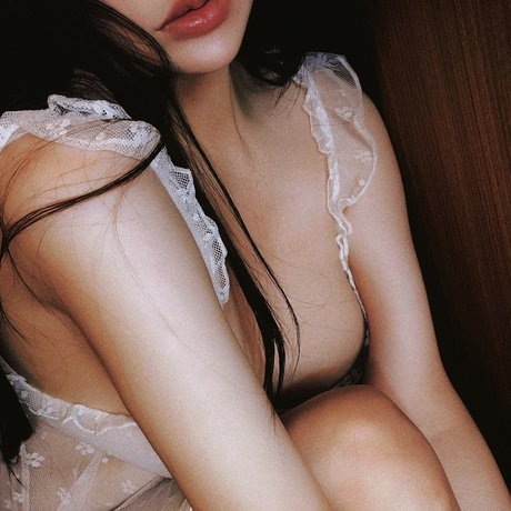 Foto di nudo di fuga di OnlyFans di  Oriental Tinkerbell 